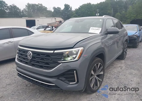 2024 Volkswagen Atlas Cross Sport 2.0T Sel Premium R-Line z USA, uszkodzony, nr VIN 1V2FE2CA4RC207657